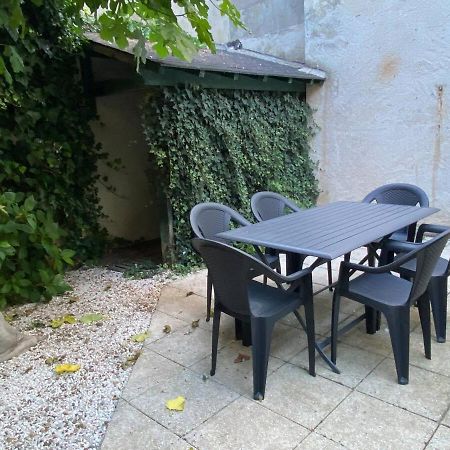 Malebranche - Maison En Hypercentre Avec Cour Amboise Esterno foto