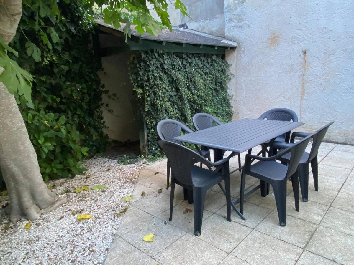 Malebranche - Maison En Hypercentre Avec Cour Amboise Esterno foto